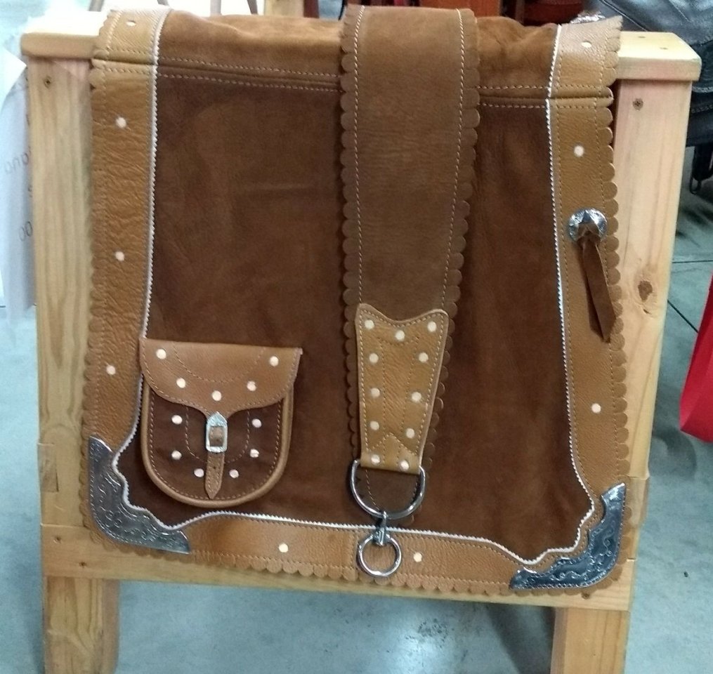 Badana C/ Cantoneira e Chinchador 