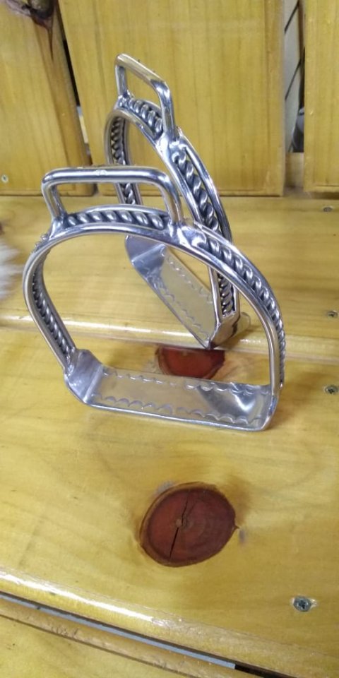 Estribo Inox Torcido I